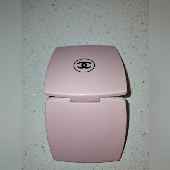 Chanel Compact Mirror - Picture 6 of 6